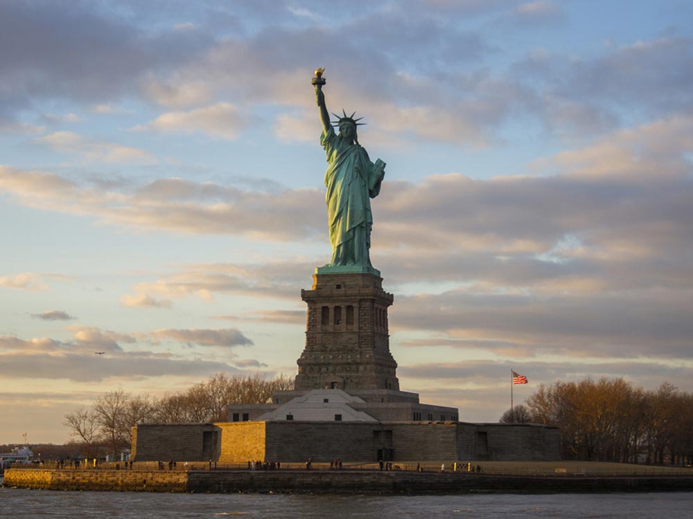 Statue of Liberty, New York - Map, Facts, Location, Best ...