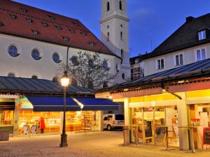 Viktualienmarkt - The oldest Market in Munich