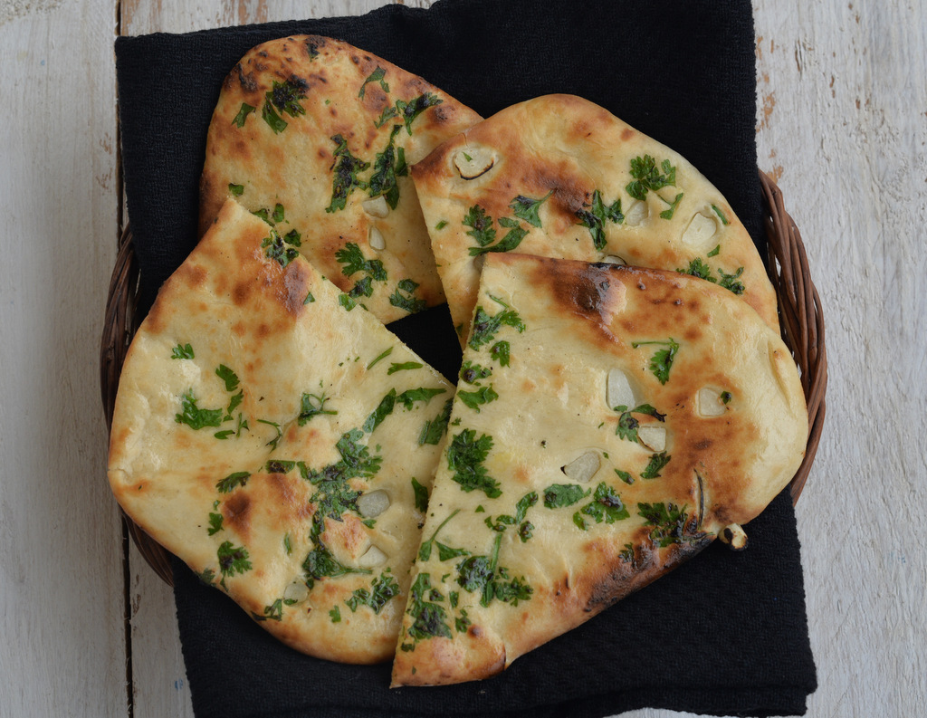 Garlic Naan Recipe - Ingredients and How to Make Garlic Naan