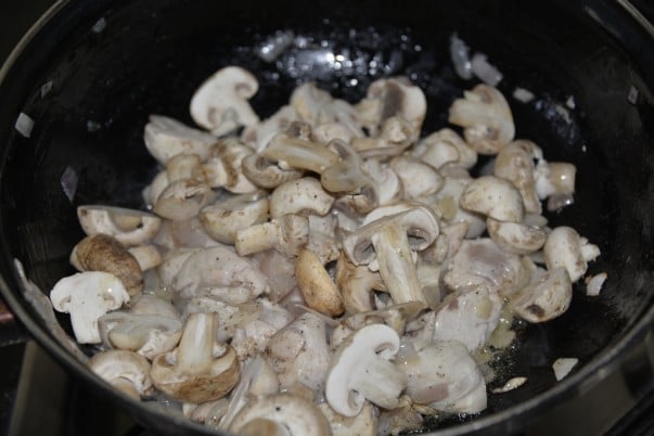 Indonesian Chicken Mushroom Noodles - Cooking Mushroom
