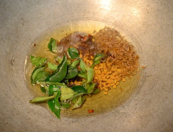 Sri Lankan Fish Curry - Crackling Seeds